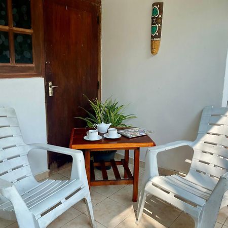 The Breeze Mirissa Bed & Breakfast Exterior photo